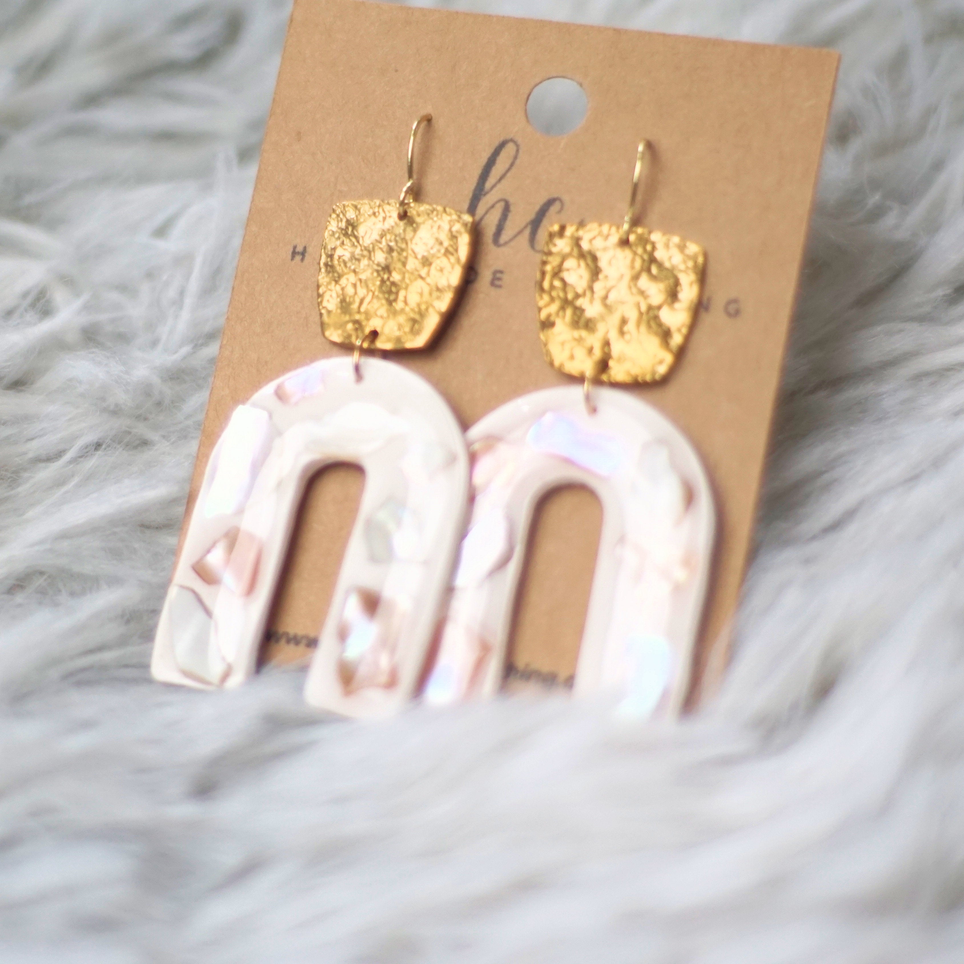 The Shells on Sand Earrings